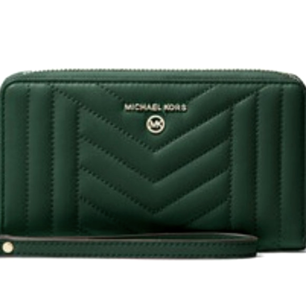 Michael Kors large quilted leather wristlet green NWOT